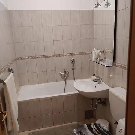 Lägenhet Apartman B&B *